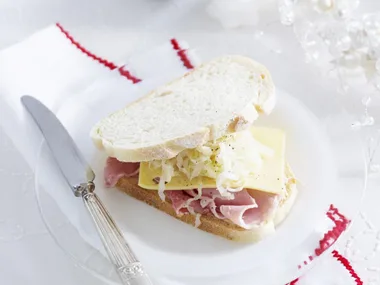 NEW YORK-STYLE Deli Sandwich