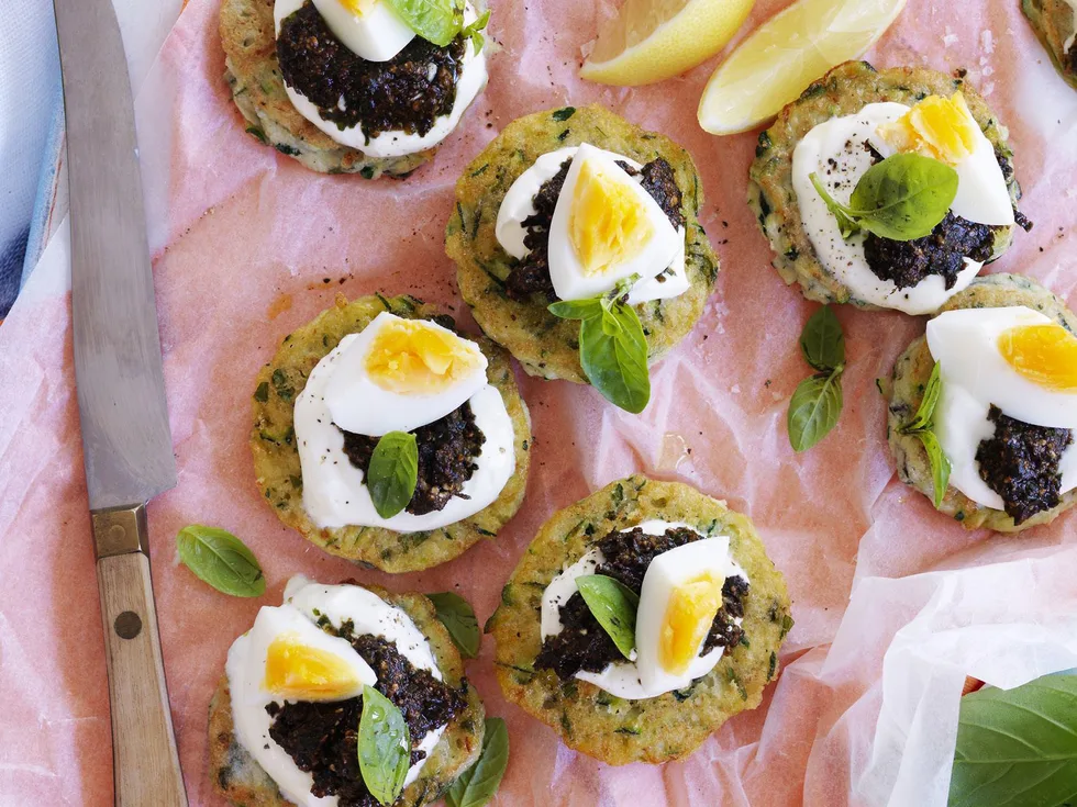 ZUCCHINI FRITTERS WITH pesto and egg