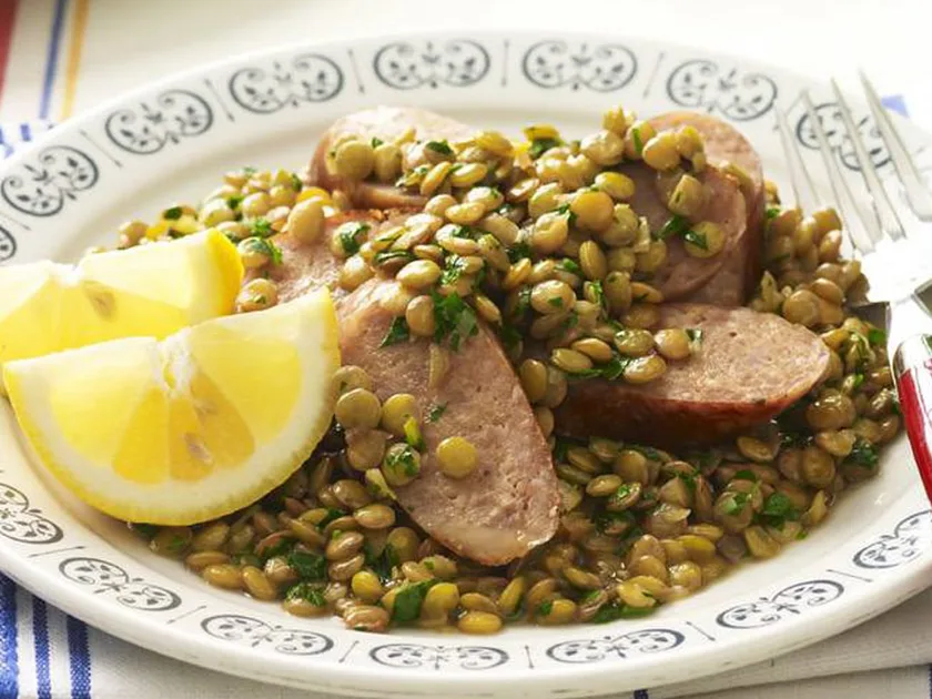 Sausages with braised lentils