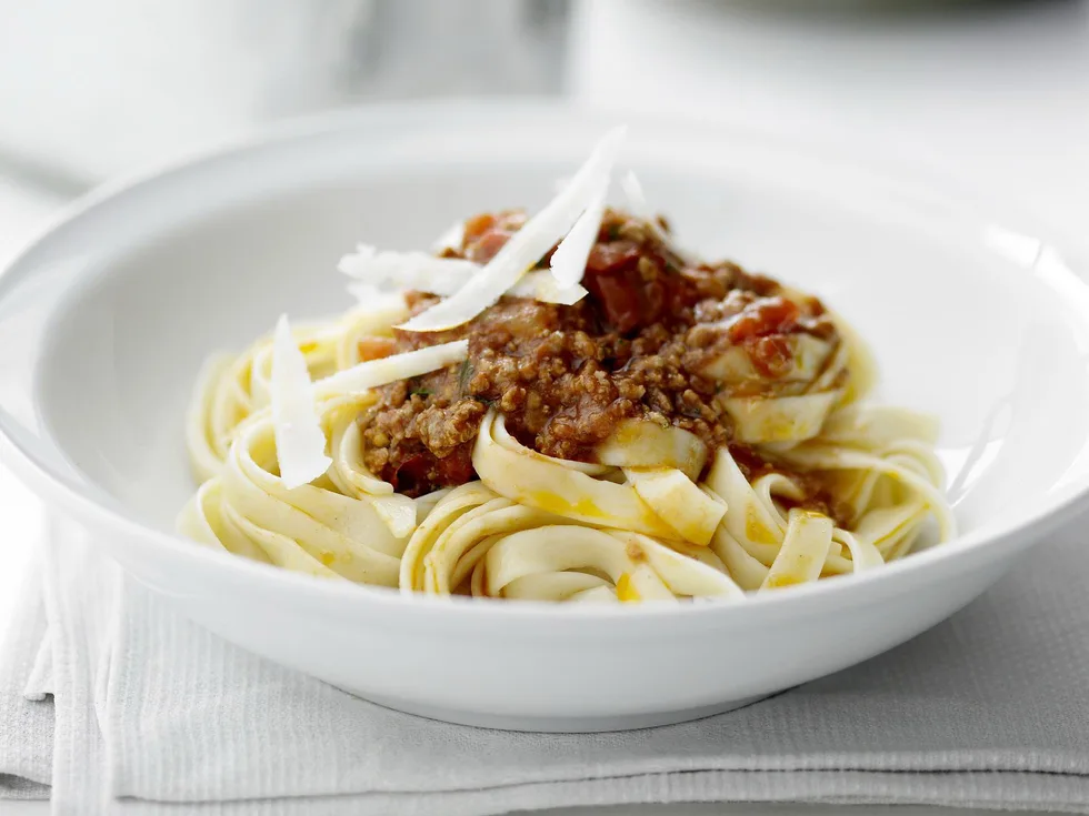 FETTUCCINE BOLOGNESE