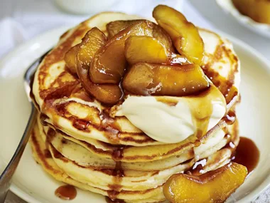 caramelised apple pancakes