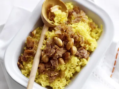 yellow coconut rice with serundeng