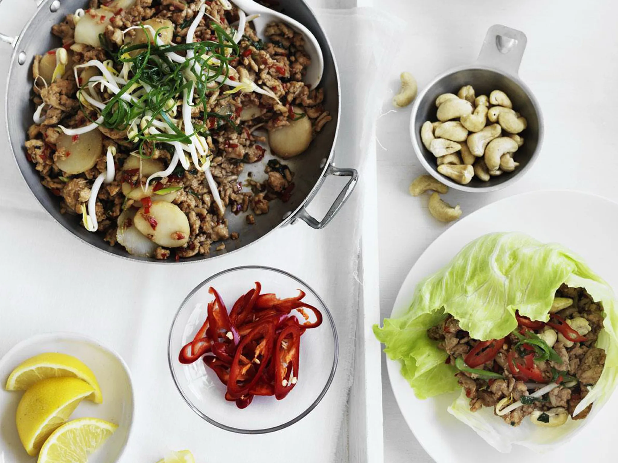 CHILLI CHICKEN SANG CHOY BOW