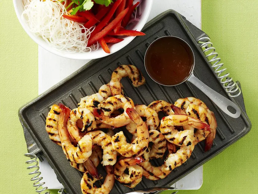 Barbecued chilli prawn & noodle salad