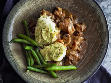 steak and pepper dumpling pie