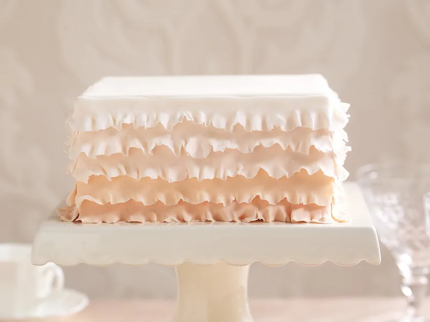 Peaches & cream frilled cake