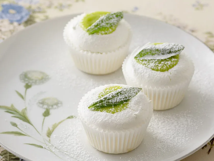 Lime curd meringue tarts