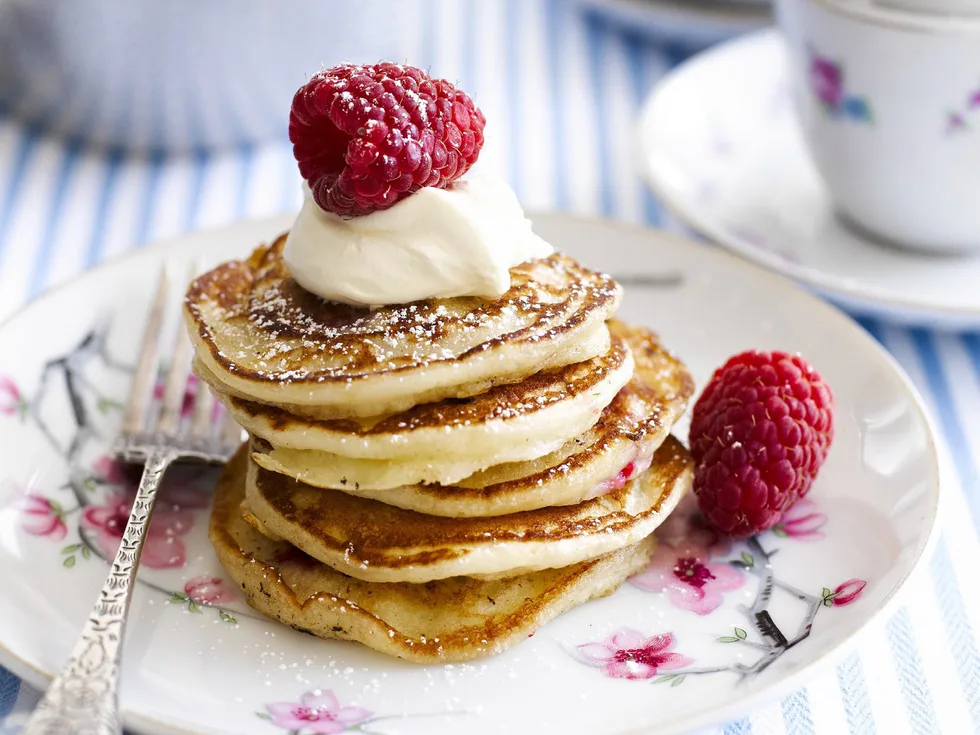 raspberry pikelets with creme fraiche