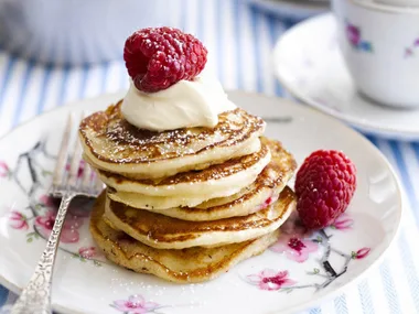 raspberry pikelets with creme fraiche