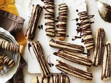 Nutty MERINGUE STICKS