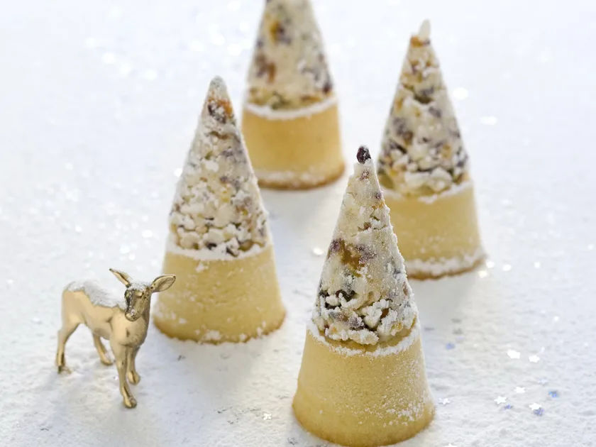 White christmas mud cakes