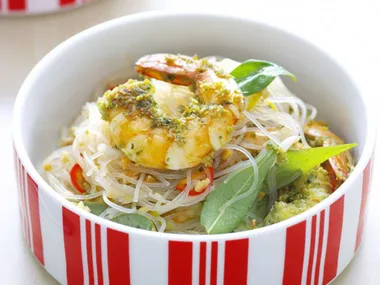 lemon grass prawn noodles