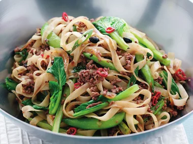 beef in black bean sauce with rice noodles