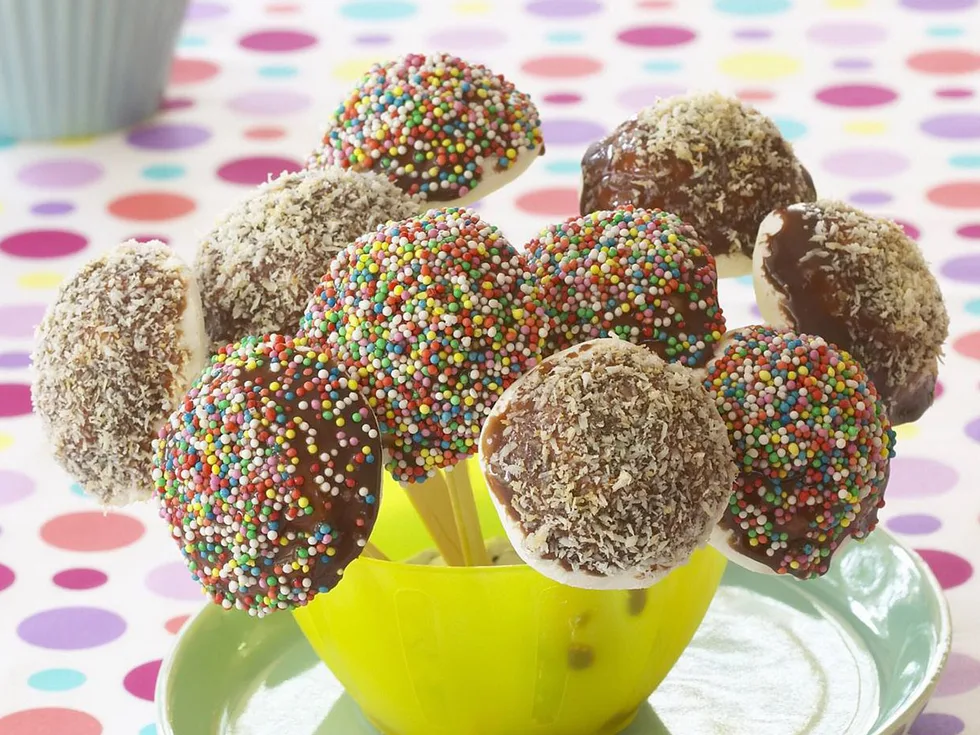 CHOC-DIPPED MALLOWS