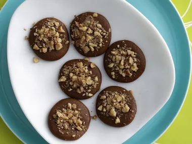 SPICED TREACLE COOKIES