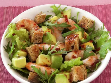 SPICY PRAWN AND AVOCADO SALAD