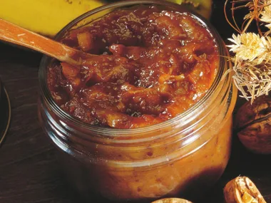 pear and      walnut chutney