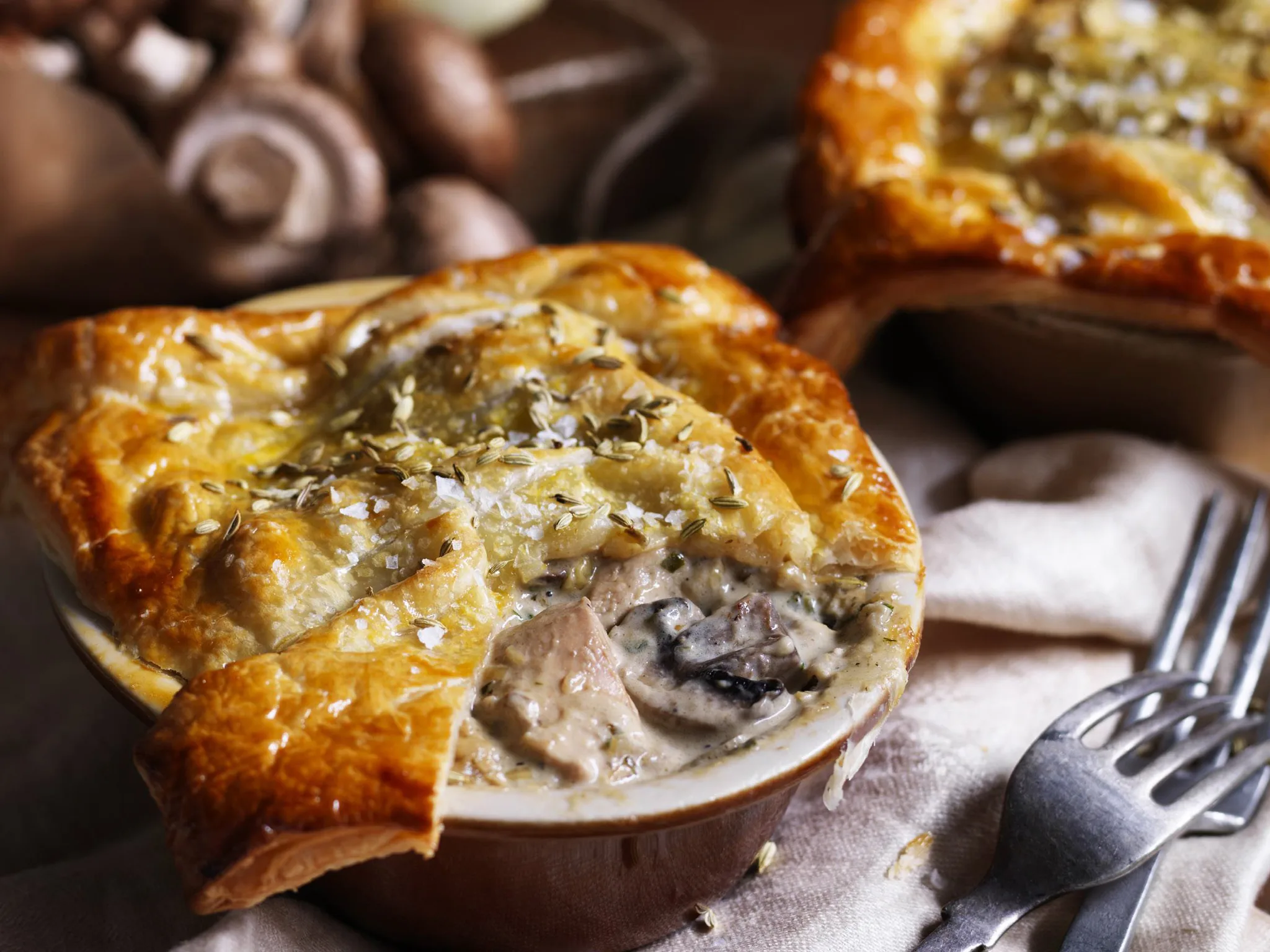 Creamy chicken, mushroom & fennel pie
