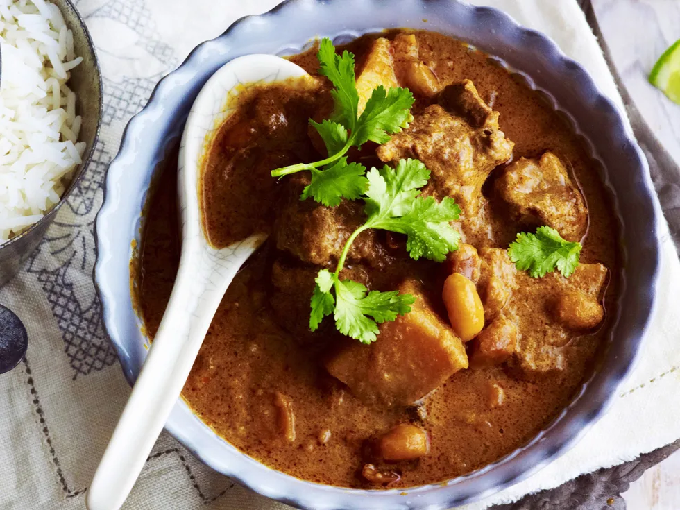 SLOW-COOKER MASSAMAN BEEF CURRY