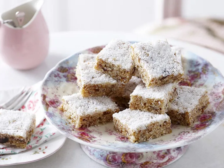 fruit crackle slice