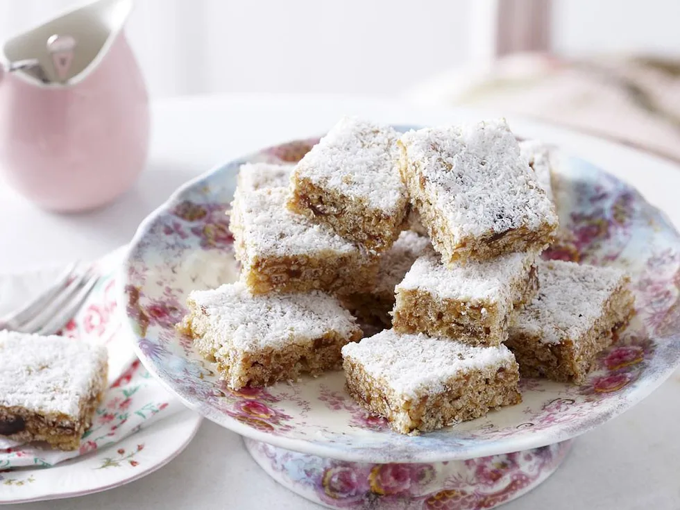fruit crackle slice