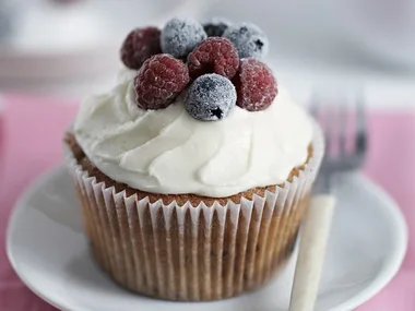 VERY BERRY CAKES