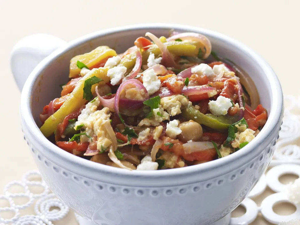 goat's cheese with chickpeas and capsicum