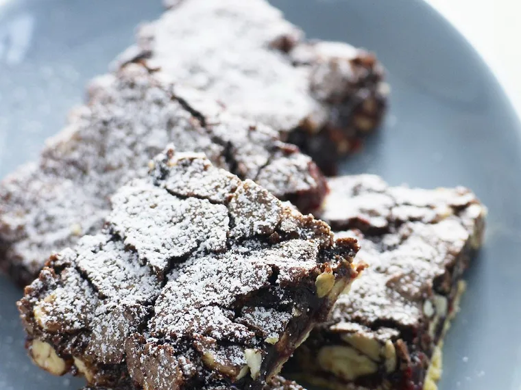 chocolate peanut slice