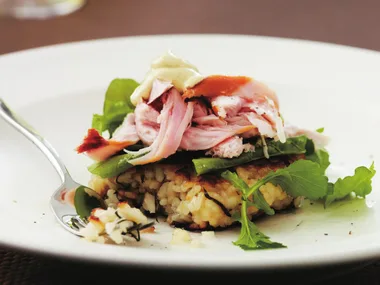 White wine risotto cakes with smoked chicken