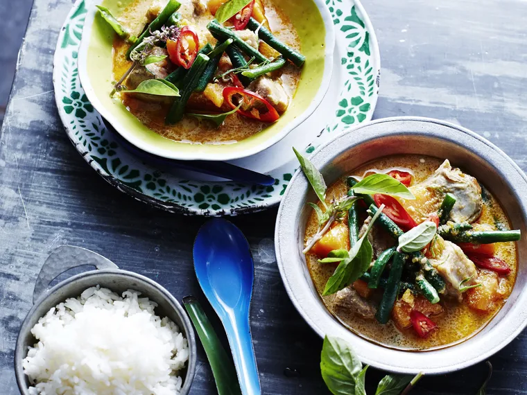 SLOW-COOKER RED PORK CURRY