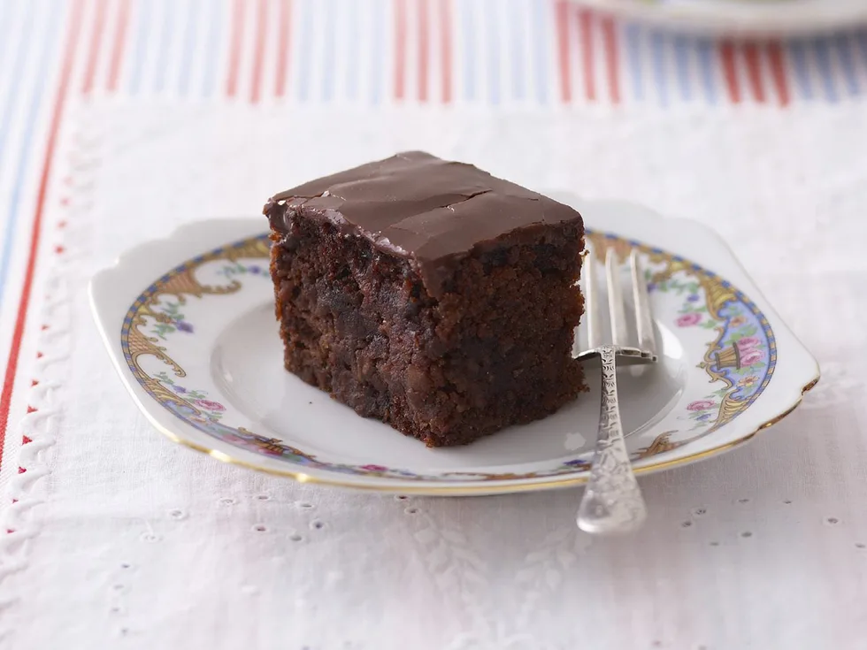 chocolate apple cake