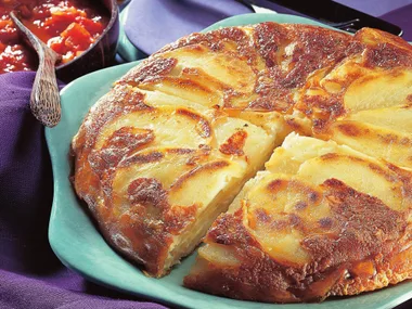 spanish tortilla with spicy tomato sauce