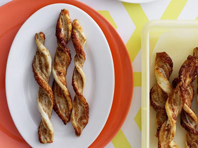 VEGEMITE CHEESE STRAWS