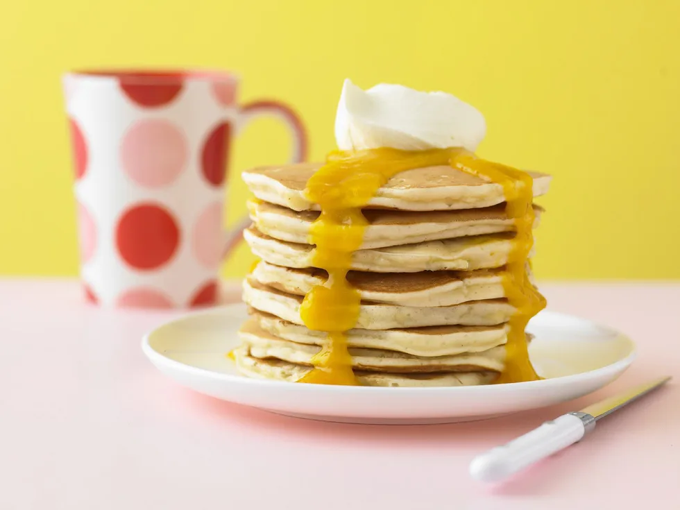 white chocolate pancakes with mango