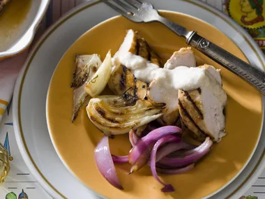 Chicken with almond sauce