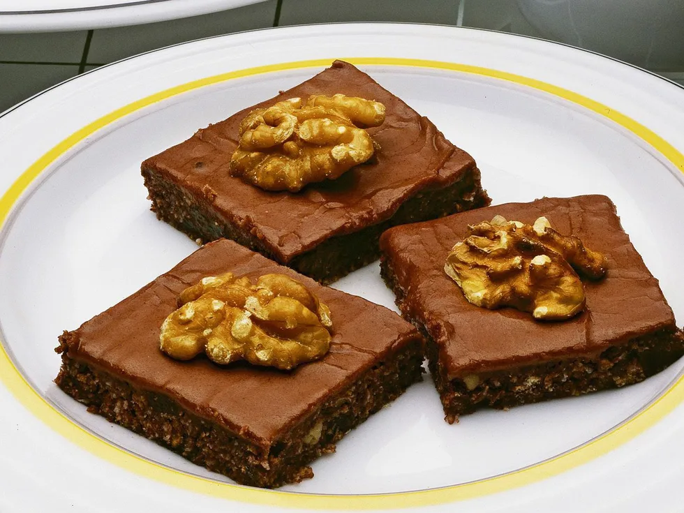 CHOC-COCONUT SLICE