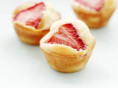 mini strawberry friands