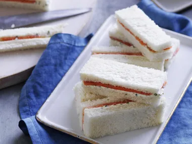 smoked salmon finger sandwiches