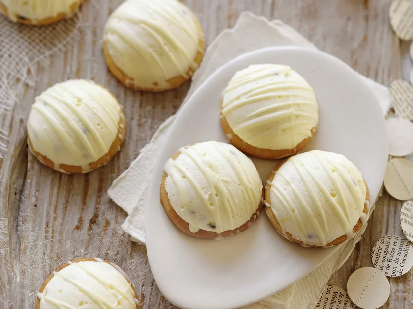 White chocolate and passionfruit marshmallow biscuits