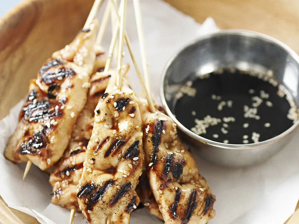 Chicken yakitori with sesame dipping sauce