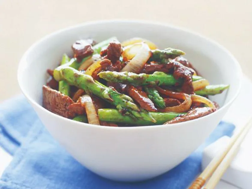 Beef and asparagus stir-fry