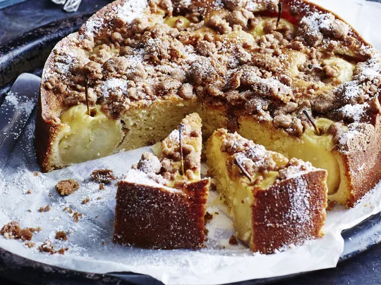 Apple and cinnamon crunch cake with cinnamon anglaise