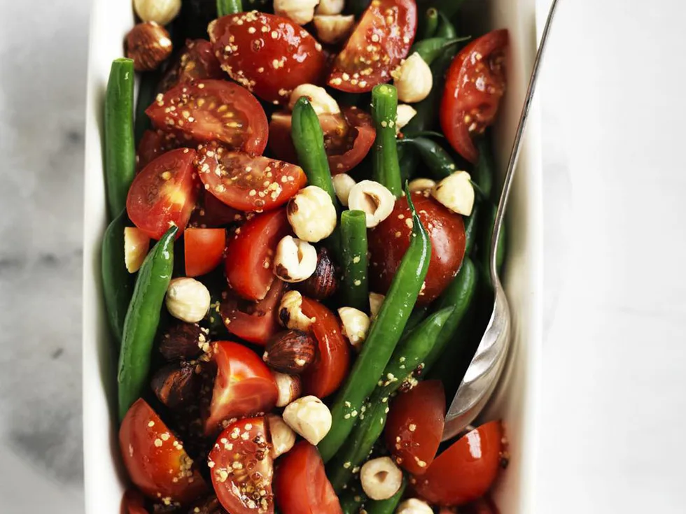bean and tomato salad with hazelnut dressing