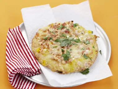 bacon and corn pizza