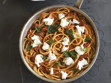 bucatini with pancetta and tomatoes