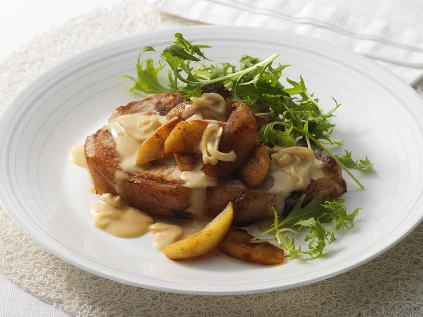 Pork chops with apples and calvados