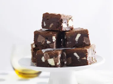 CHOCOLATE BROWNIE SLICE