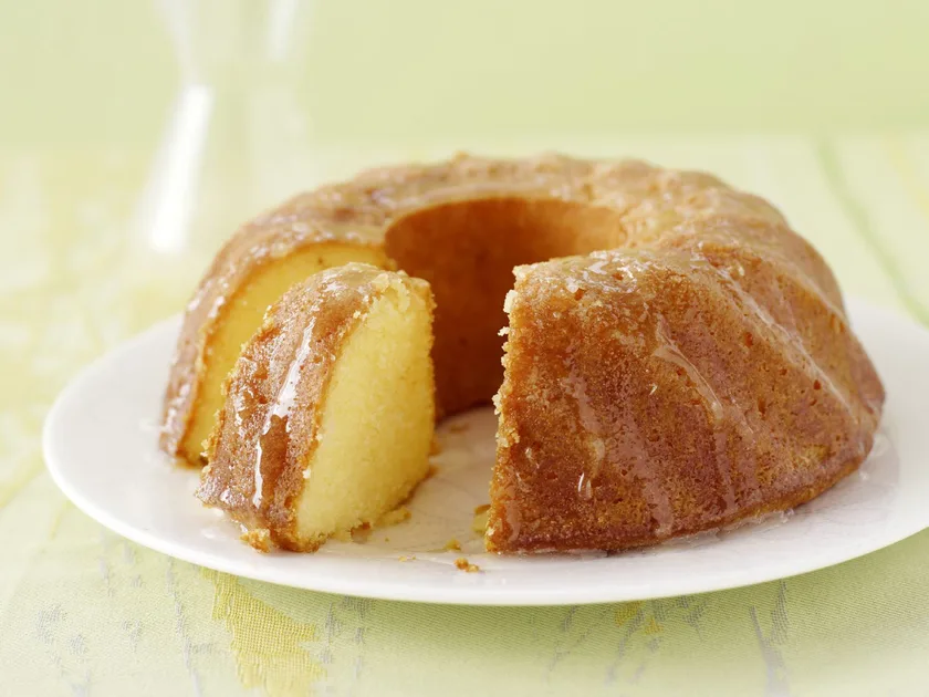 Semolina and yoghurt lemon-syrup cake