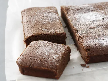 dark chocolate mud cake