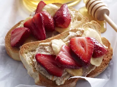 bruschetta with strawberry, banana and ricotta
